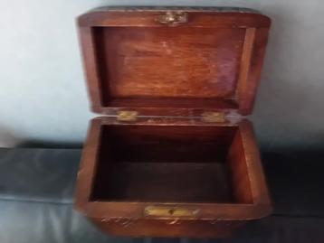 Houten kistje beschikbaar voor biedingen