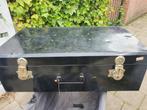 Prachtige heel grote zwarte vintage metalen kist/ koffer in, Huis en Inrichting, Minder dan 50 cm, Gebruikt, 50 tot 100 cm, Ophalen of Verzenden