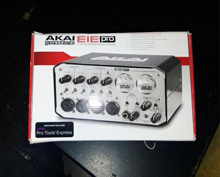 Akai EIE Pro - Professionele Audio Interface, Muziek en Instrumenten, Microfoons, Zo goed als nieuw, Studiomicrofoon, Ophalen of Verzenden