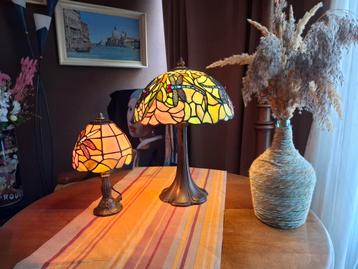 Staande Tiffany lampen 2x 50 cm hoog + 1x 30 cm hoog beschikbaar voor biedingen