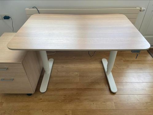 Elektrisch sta-bureau IKEA Bekant 120x80, Huis en Inrichting, Bureaus, Zo goed als nieuw, Stabureau, Elektrisch, Ophalen