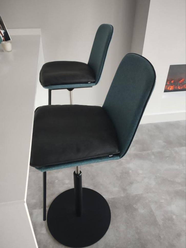 Barkruk KFF lhasa, Huis en Inrichting, Barkrukken, Nieuw, 60 tot 90 cm, Leer, Metaal, 2 krukken, In hoogte verstelbaar, Met voetsteun