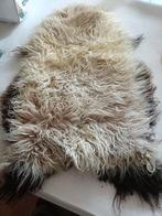 Langharige schapen vacht sfeer vol landelijk, Huis en Inrichting, Woonaccessoires | Plaids en Woondekens, Ophalen of Verzenden