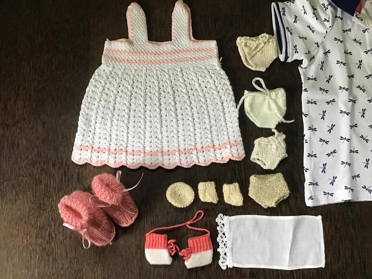 Poppensokjes - baret - broekjes - gehaakt jurkje - poloshirt, Verzamelen, Poppen, Zo goed als nieuw, Ophalen of Verzenden