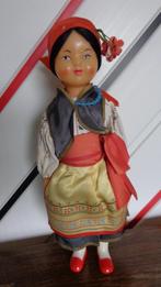 Russische pop in klederdracht Sovjet Unie Moldavia Moldova, Antiek en Kunst, Antiek | Speelgoed, Ophalen