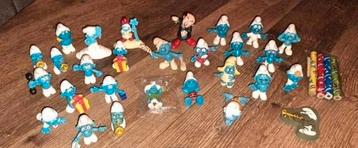 Leuke set Smurfen. 27 stuks plus extra's. beschikbaar voor biedingen