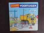 kinderboek 'stoere voertuigen' met uittrekflapjes, Ophalen of Verzenden, Zo goed als nieuw, Fictie algemeen
