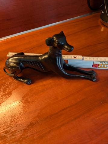 Bronzen Hondenbeeld - Decoratief beschikbaar voor biedingen