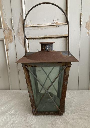 Brocante ijzeren lantaarn beschikbaar voor biedingen