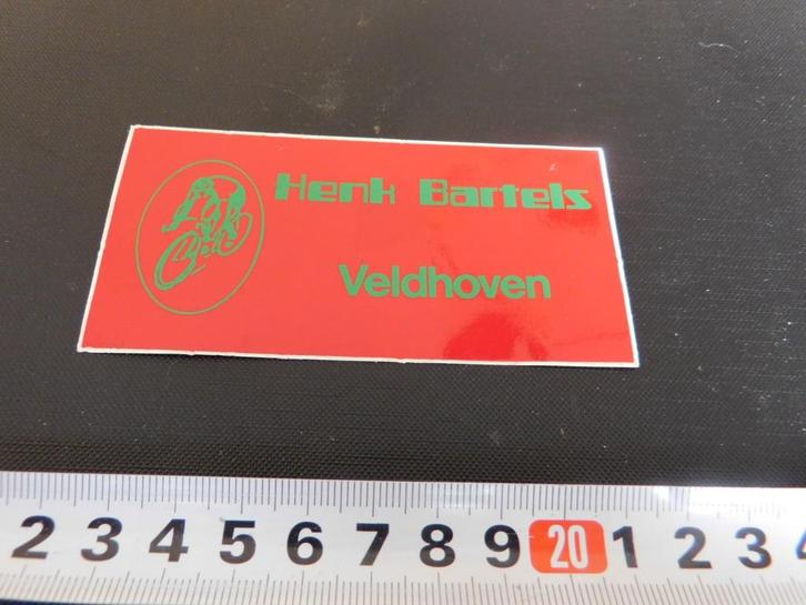 sticker Veldhoven Henk Bartels  Wielrennen  fiets, Verzamelen, Stickers, Zo goed als nieuw, Ophalen