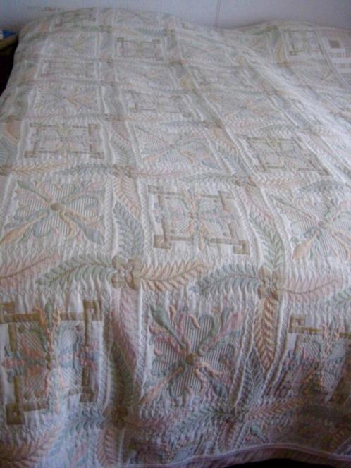 SPREI , MOOIE ZACHTE PASSTEL KLEUREN ,, Huis en Inrichting, Slaapkamer | Beddengoed, Zo goed als nieuw, Overige kleuren, Ophalen of Verzenden