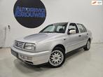 Volkswagen Vento 1.8 GLX Atlanta Automaat Airco, Auto's, Volkswagen, Stof, Zwart, 4 cilinders, Elektrische ramen