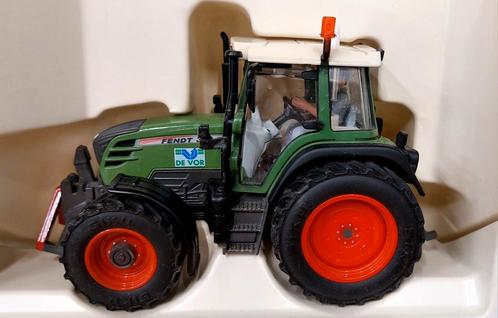 Fendt 312 Vario 50 Jaar de Vor, Hobby en Vrije tijd, Modelauto's | 1:32, Zo goed als nieuw, Tractor of Landbouw, SIKU, Ophalen of Verzenden
