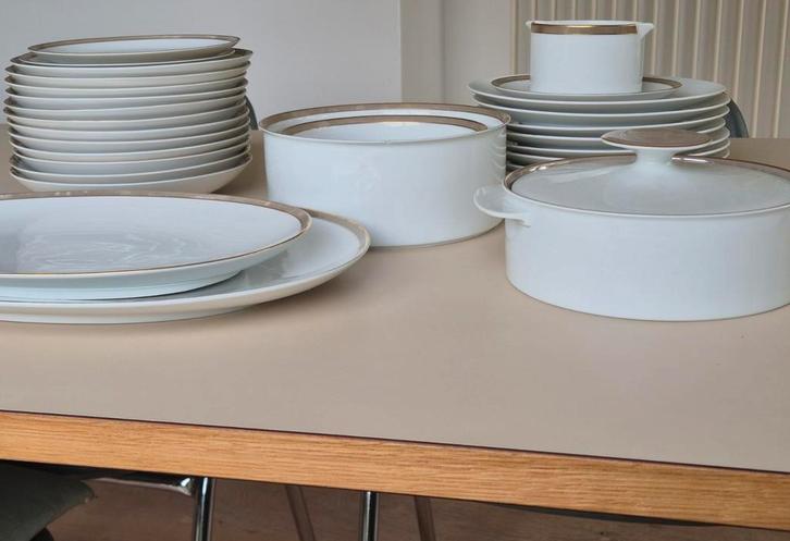 Vintage servies Rosenthal/Thomas Medaillon 30-delig, Huis en Inrichting, Keuken | Servies, Zo goed als nieuw, Schaal of Schalen