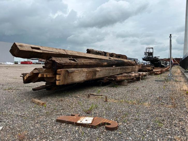 Oude eiken gebinten ±100 jaar oud – 7m en 2,5m balken, Doe-het-zelf en Verbouw, Hout en Planken, Zo goed als nieuw, Balk, Eiken