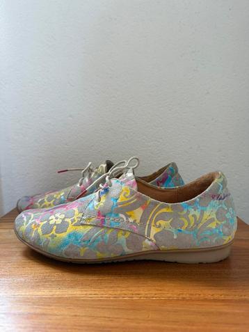 Leuke Think! schoenen type chilli  veterschoen bonte kleuren beschikbaar voor biedingen
