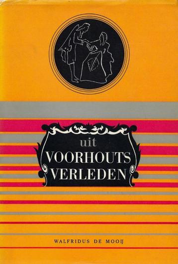 BOEK UIT VOORHOUTS VERLEDEN. beschikbaar voor biedingen