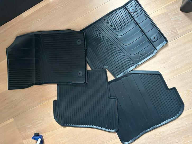Audi A1 Rubberen Automatten Set, Auto diversen, Automatten, Gebruikt, Ophalen of Verzenden