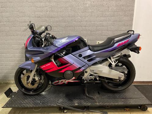 Honda CBR 600 F !! lage km stand !!, Motoren, Motoren | Honda, Particulier, Sport, meer dan 35 kW, 4 cilinders, Ophalen