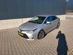 Toyota Corolla Sedan 1.8 Hybrid 122pk CVT 2021 Grijs, Auto's, Toyota, 65 €/maand, 450 kg, 750 kg, 4 cilinders