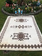 Wollen vloerkleed 175 x 230 cm voor maar 50 euro ophalen, Wollen kleed gebruikte, 150 tot 200 cm, 200 cm of meer, Ophalen of Verzenden