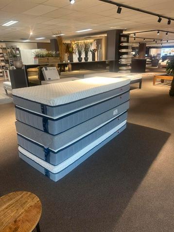 5x SHOWROOMMODEL Auping matrassen 90/210 Evolve Elysium -40% beschikbaar voor biedingen