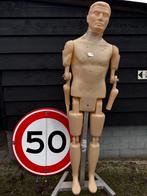 Te huur: Abraham of Sara pop met bord 50, Ophalen of Verzenden, Zo goed als nieuw, Abraham of Sarah