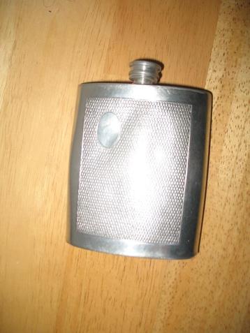 Heupfles Pinder Bros Pewter Half Gevormd Vintage beschikbaar voor biedingen