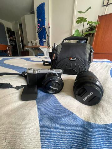 Samsung NX3000 Systeemcamera + 18-55mm & 50-200mm OIS lens beschikbaar voor biedingen