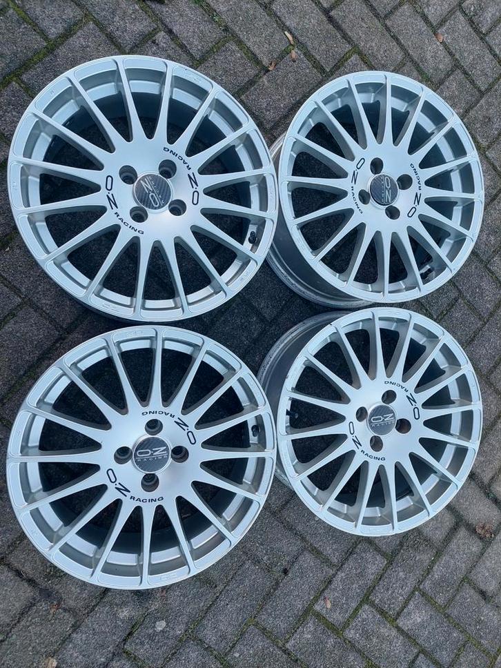 Mooie set OZ Superturismo 17 inch, Auto-onderdelen, Banden en Velgen, Velg(en), Zomerbanden, 17 inch, 215 mm, Ophalen
