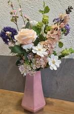 Prachtig zijden bloemstuk met zgn kunstbloemen incl DK vaas, Ophalen of Verzenden, Zo goed als nieuw