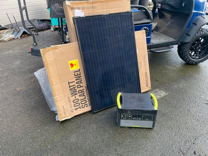 Yeti 1400 + 2x 100W Zonnepaneel - Complete Set, Doe-het-zelf en Verbouw, Zonnepanelen en Toebehoren, Zo goed als nieuw, Compleet systeem