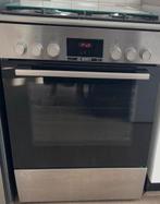 Bosch gasfonuis met oven en 4 pitten, Witgoed en Apparatuur, Fornuizen, 60 cm of meer, Zo goed als nieuw, Gas, Vrijstaand