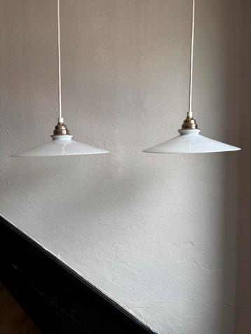 Set 2 vintage melkglas driehoek glazen opaline hanglamp wit beschikbaar voor biedingen