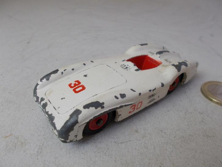 1960 Dinky Toys 237 MERCEDES BENZ RACING CAR (Opknapper), Hobby en Vrije tijd, Modelauto's | 1:43, Gebruikt, Auto, Dinky Toys