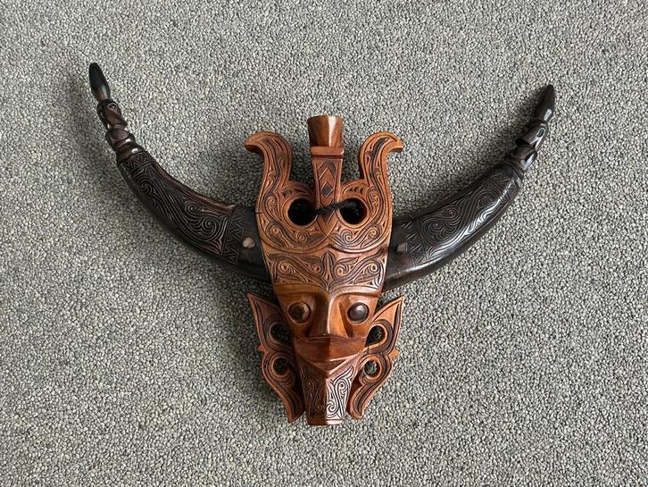 Apart houten masker Batak met hoorns ritueel dans Indonesië, Antiek en Kunst, Kunst | Niet-Westerse kunst, Ophalen of Verzenden
