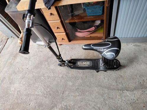 Elektrische kinderstep, Fietsen en Brommers, Steps, Zo goed als nieuw, Elektrische step (E-scooter), Ophalen