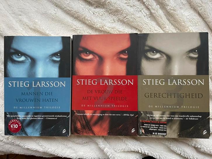 Stieg Larsson - De Millennium Trilogie, Boeken, Thrillers, Zo goed als nieuw, Scandinavië, Ophalen of Verzenden