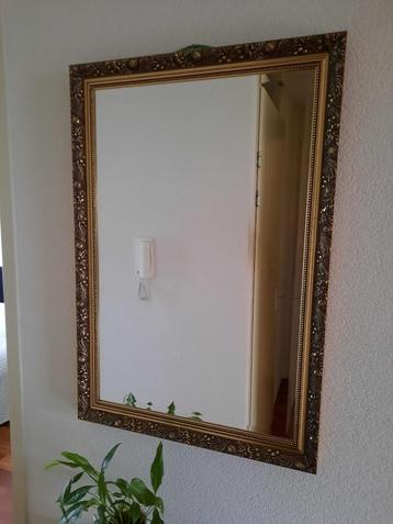 Klassieke wandspiegel beschikbaar voor biedingen