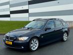 BMW 3-Serie 2.5 325 Touring 2006 Blauw / Pano / Trekhaak, Auto's, 74 €/maand, Zwart, 2497 cc, Blauw
