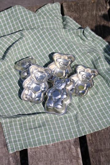 Bakvormpjes beer beschikbaar voor biedingen