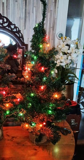 Kleine mini kunst kerstboomjes met en zonder lampjes  beschikbaar voor biedingen