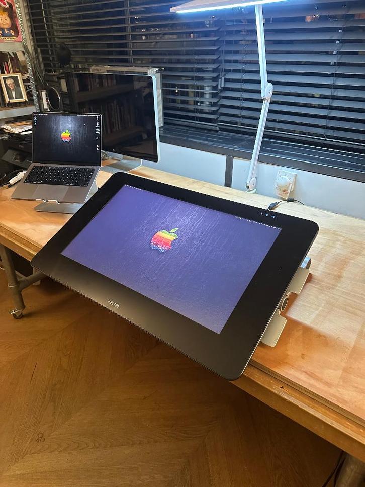 CINTIQ 27QHD + Ergo Stand + Flightcase, Computers en Software, Tekentablets, Zo goed als nieuw, Bedraad, Multi-touch, Ophalen