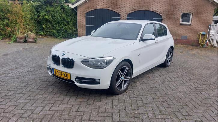 BMW 1-serie 118i AIRCO BJ 2011 Motor defect (bj 2011), Auto diversen, Schadeauto's, BMW, Handgeschakeld, Benzine, Hatchback, Wit