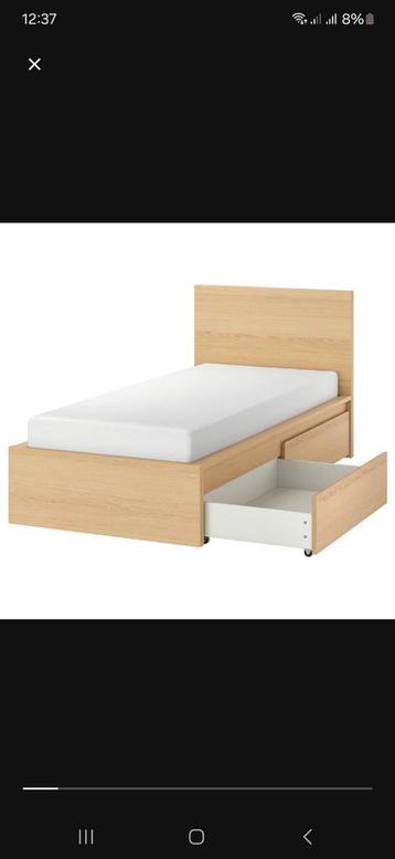 1-persoonsbed Malm 90x200 eikenfineer met 2 bedlades beschikbaar voor biedingen