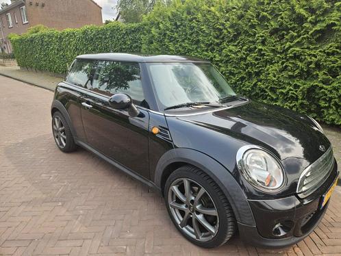 Mini One 1.6 75pk 2011 Zwart + sport velgen, Auto's, Mini, Particulier, One, ABS, Airbags, Airconditioning, Bluetooth, Boordcomputer