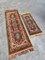 Twee vintage groene tafelkleden/ lopers, Huis en Inrichting, Stoffering | Tapijten en Kleden, 100 tot 150 cm, Rjpa, Rjpa, Rjpa