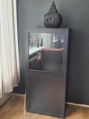 Besta vitrinekast 60x40x128 beschikbaar voor biedingen