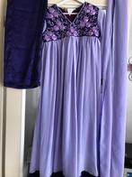 Licht paars lila jurk bollywood met broek en sjaal, Kleding | Dames, Gelegenheidskleding, Ophalen of Verzenden, Zo goed als nieuw