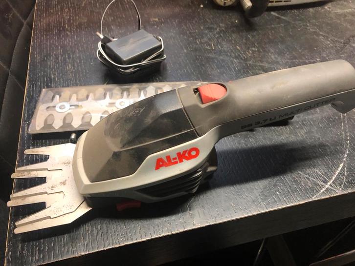 AL-KO GS 3,7 Li Multi Cutter - Accu Heggenschaar & Graskante, Tuin en Terras, Heggenscharen, Gebruikt, Accu, Ophalen